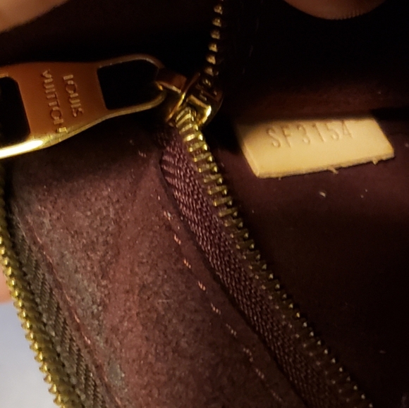 💯 Louis Vuitton Rare Carrousel Pochette Clutch - Picture 12 of 16